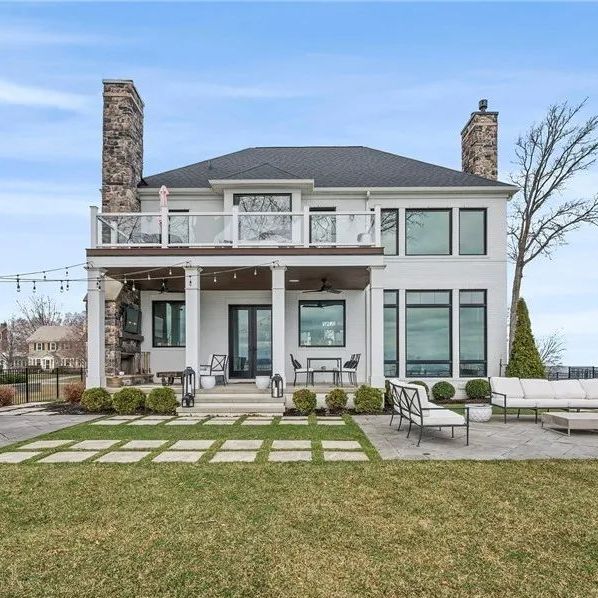 home on lake erie in lakewood with james hardie siding